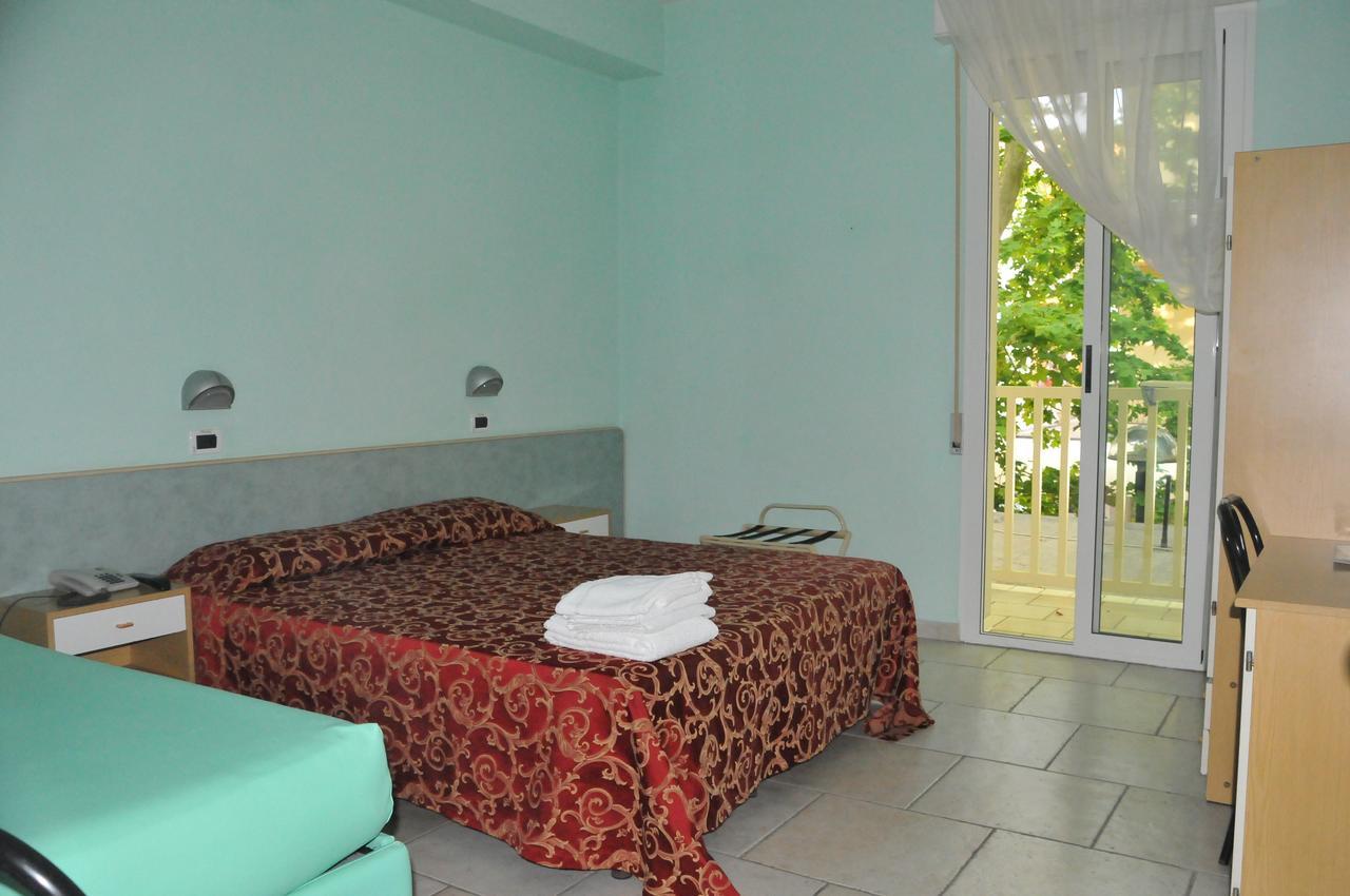 Hotel Le Lune Gatteo a Mare Szoba fotó