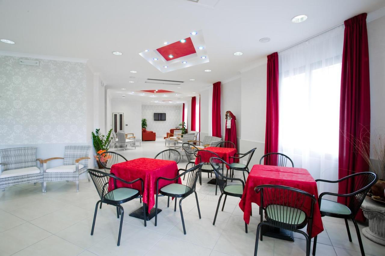 Hotel Le Lune Gatteo a Mare Kültér fotó