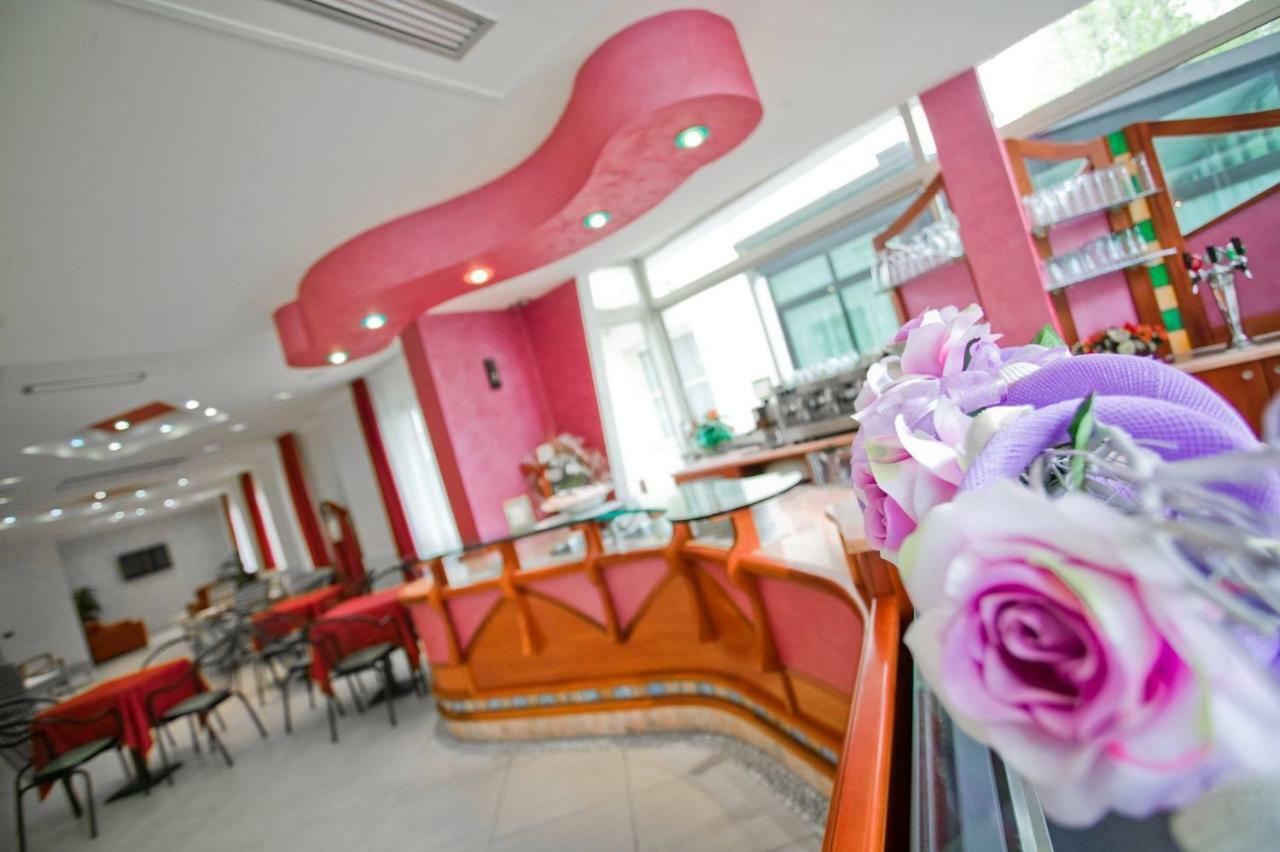 Hotel Le Lune Gatteo a Mare Kültér fotó